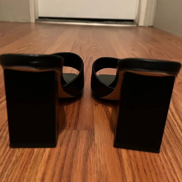 Madden Girl Simple Black Block Sandal Heel Size 9.5 - Picture 3 of 5